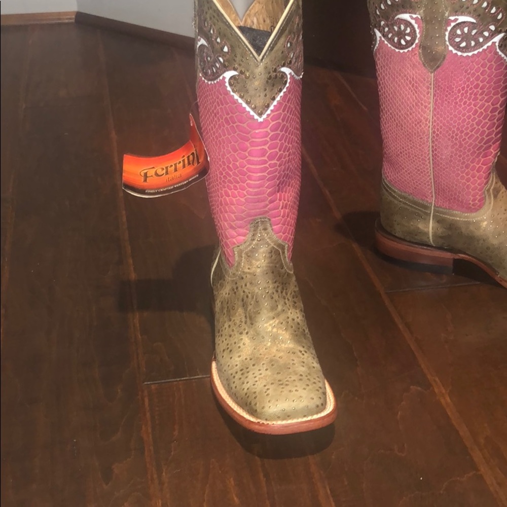 Ferrini pink cowboy boots! - Picture 2 of 7
